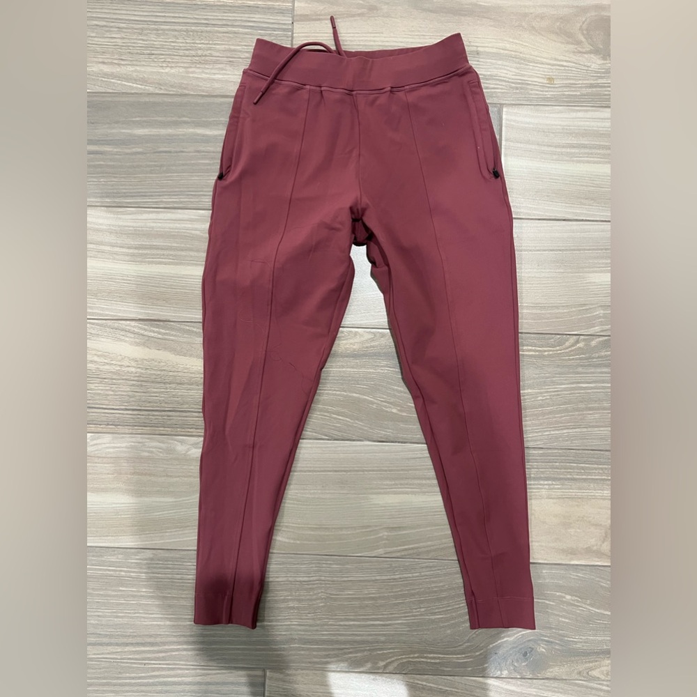 Athletic pants